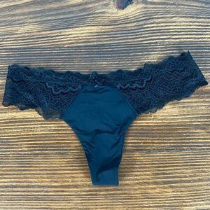 NWT Victoria’s Secret Dream Angels Lace Side Black Thong Panties Underwear- S